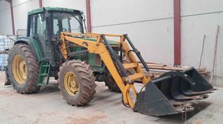 Tractor John Deere 6506 con pala Tenias