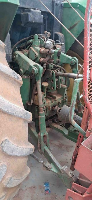 Tractor John Deere 6506 con pala Tenias