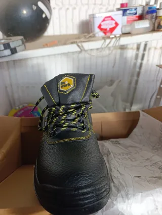 Botas de seguridad Bee Work negras y amarillas