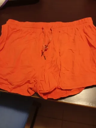 Camiseta morada manga abullonada