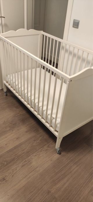 Cuna Ikea Blanca con Ruedas + Colchón