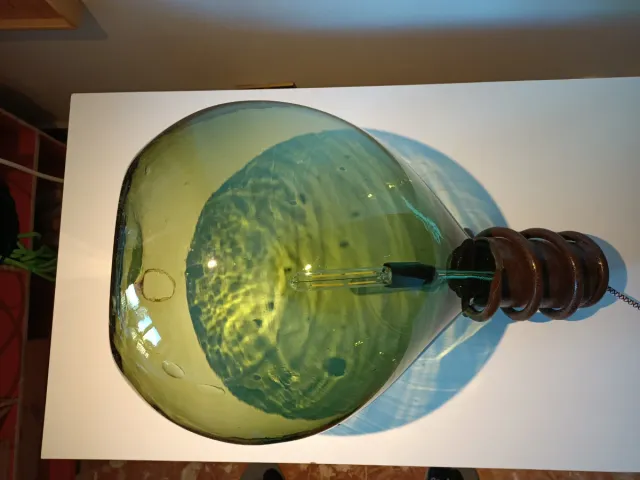 Lampadina in vetro verde