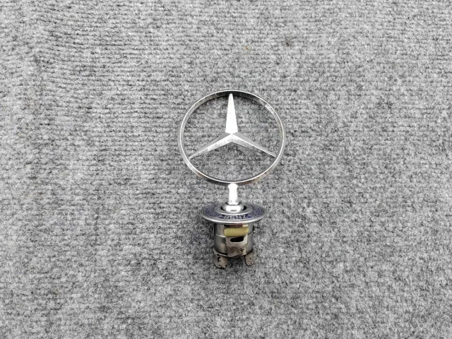 Emblema de capo mercedes w211