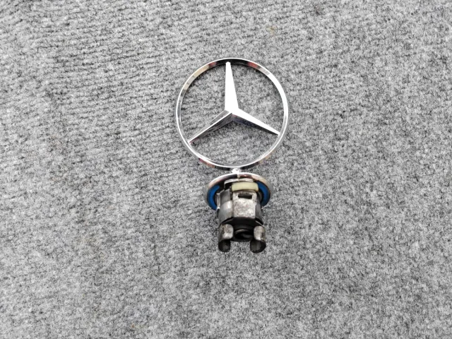 Emblema de capo mercedes w211