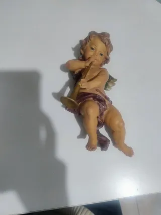 Angelo con tromba in legno