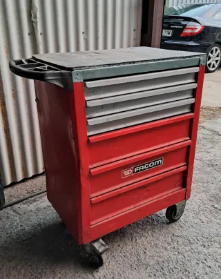 Carro de herramientas FACOM rojo