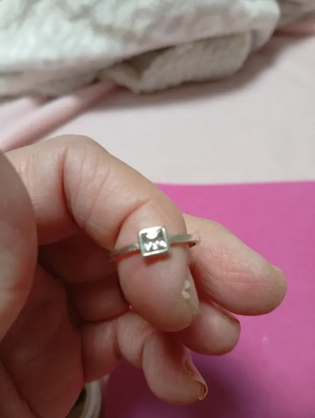 Anillo de plata con piedra cuadrada