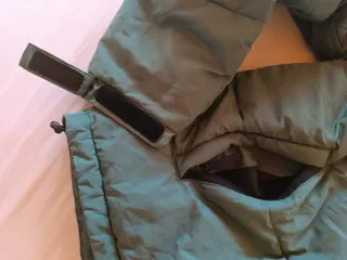 Abrigo tipo plumas verde Zara nuevo