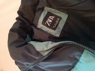 Abrigo tipo plumas verde Zara nuevo