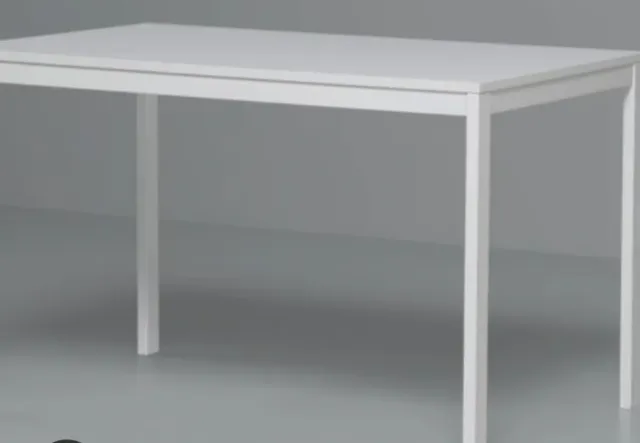 Mesa de comedor blanca Ikea. Se vende desmontada.