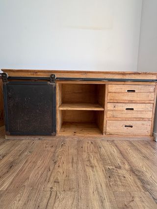 Aparador madera maciza con puerta hierro