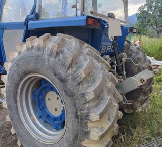 Tractor Ebro 6125 Sincro con pala