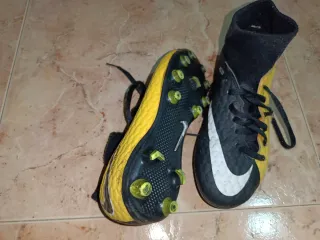 Botas de fútbol niño talla 35