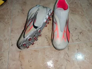 Botas de fútbol niño talla 35