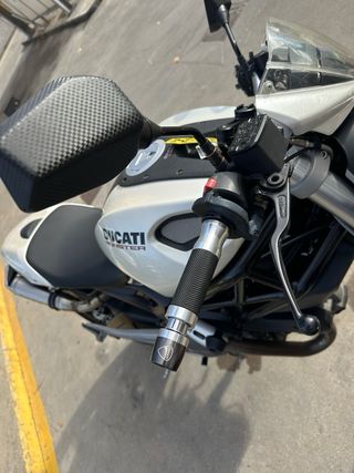 Ducati Monster 696 (2008)