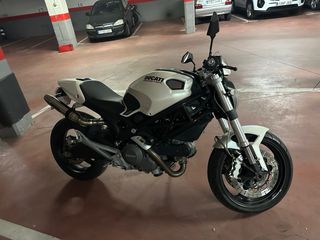 Ducati Monster 696 (2008)
