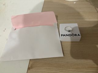 Anillo Pandora Corazón Plata y pulsera corazones