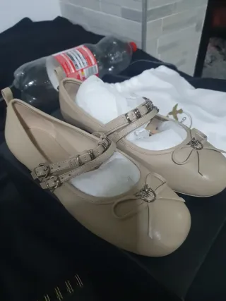 Zapatos pinko nuevos sin usar en su caja