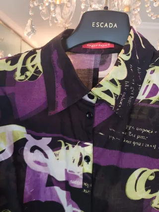 Camisa Apriori Estampada con hombreras