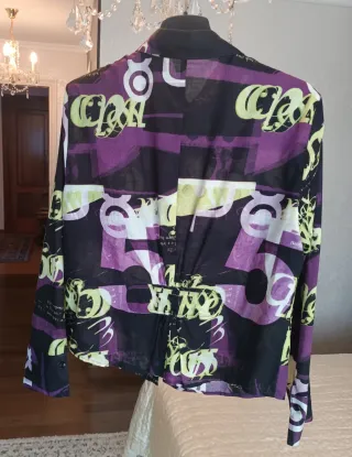 Camisa Apriori Estampada con hombreras