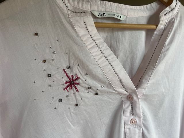 Blusa Zara rosa bordada