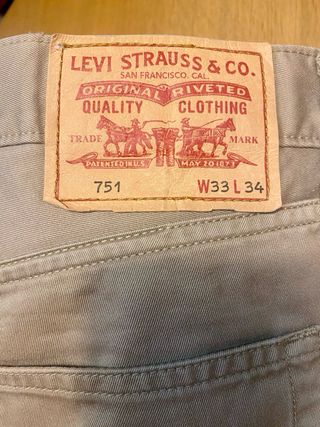 Pantalón Levi Strauss 751 W33 L34 Beige