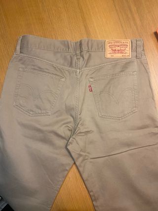 Pantalón Levi Strauss 751 W33 L34 Beige