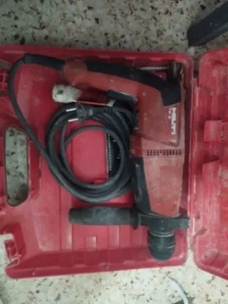 Taladro Hilti con caja