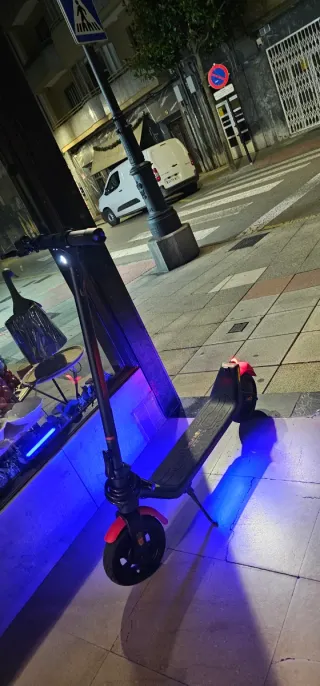 Patinete Eléctrico Red Bull