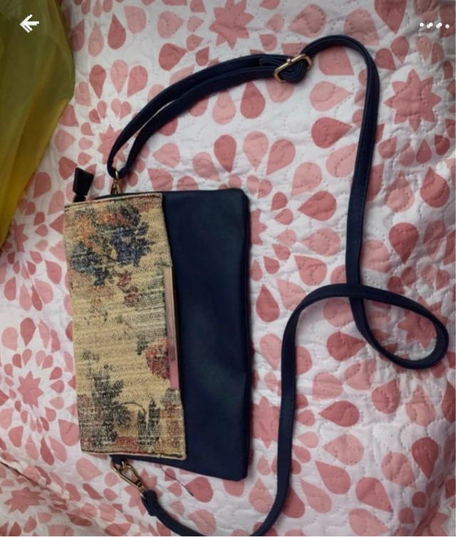 Bolso de mujer azul y multicolor