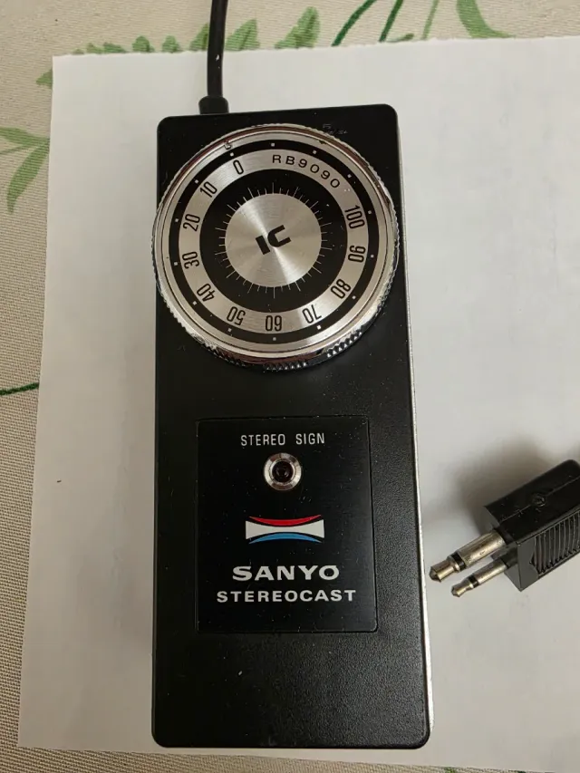 Sanyo RB 9090 FM Stereo Adaptor-Amplifier
