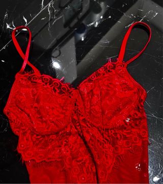 Body rosso in pizzo