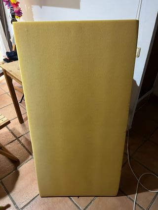 Schiuma per divano color giallo