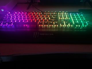 teclado edición limitada roccat vulcan pro x monst
