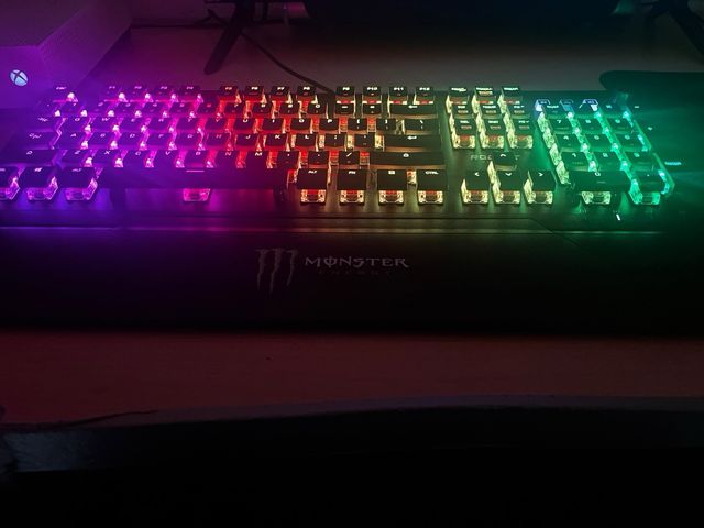 teclado edición limitada roccat vulcan pro x monst
