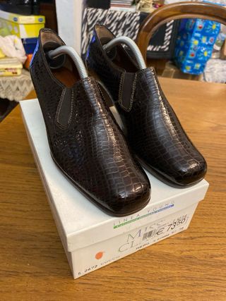 Scarpe marroni vintage effetto coccodrillo
