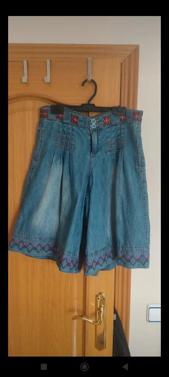 Falda pantalón vaquera con bordado