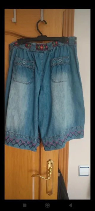 Falda pantalón vaquera con bordado