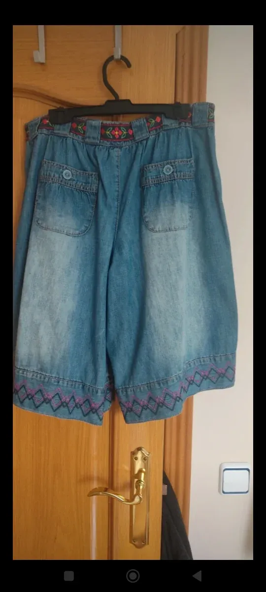 Falda pantalón vaquera con bordado