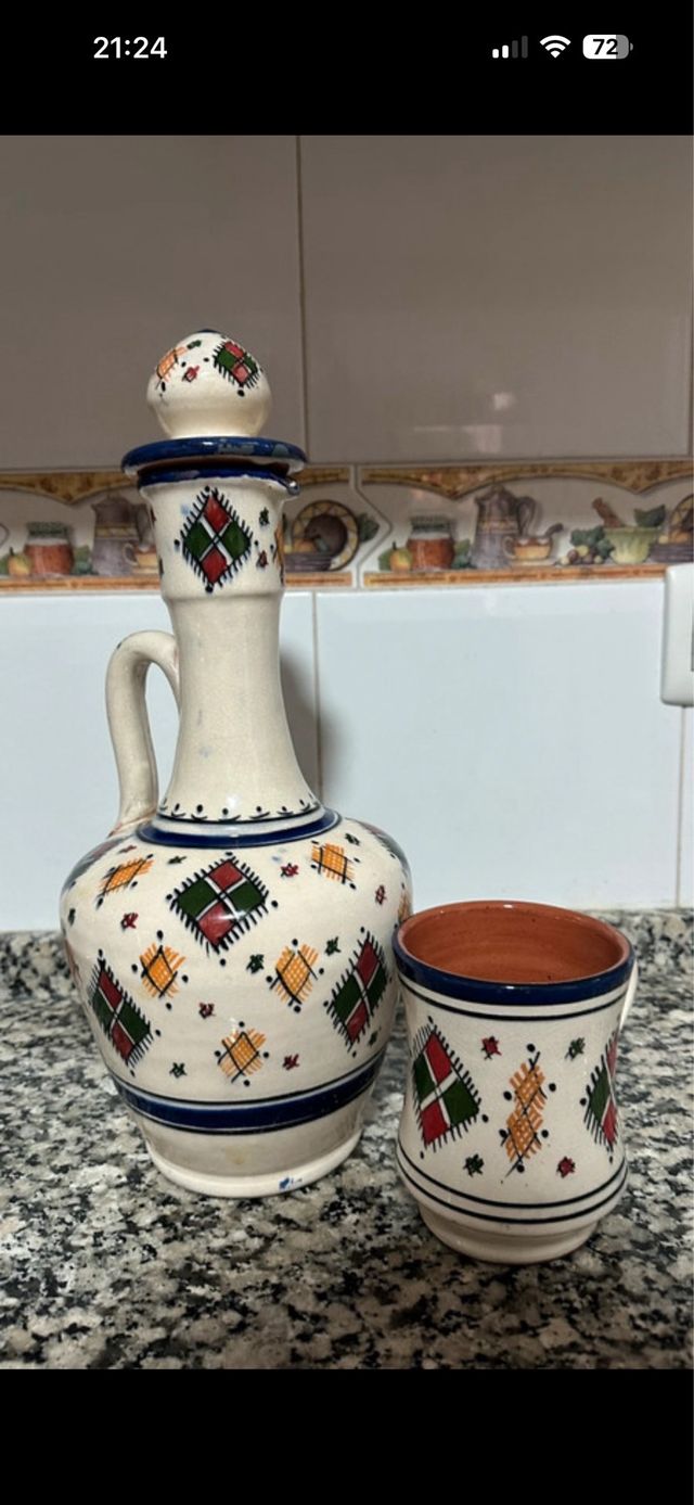 Jarra y vaso de cerámica a juego
