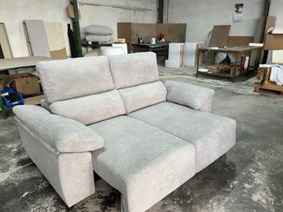 Sofá de fábrica