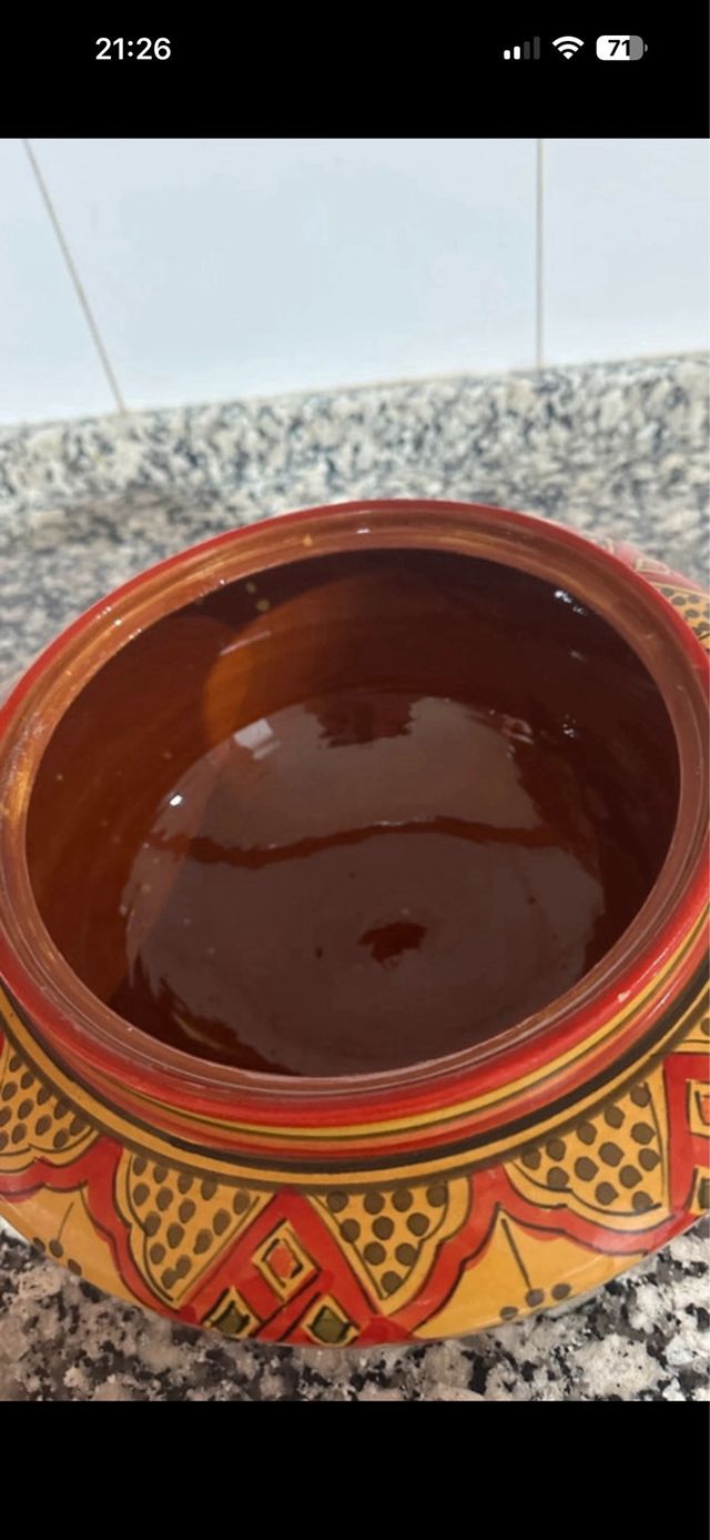 Sopera y cuencos de cerámica pintados