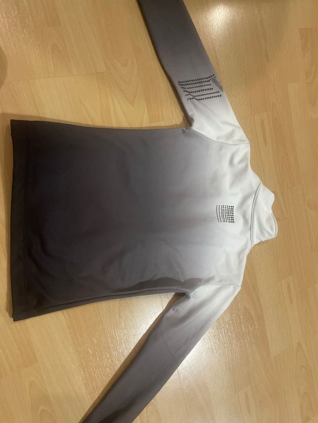 Chaqueta deportiva talla 8-10 años