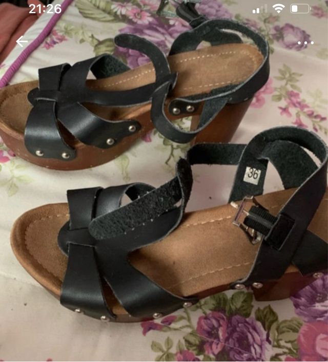 Sandalias de tacón negras y marrones talla 36