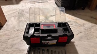 Caja de herramientas con set de llaves