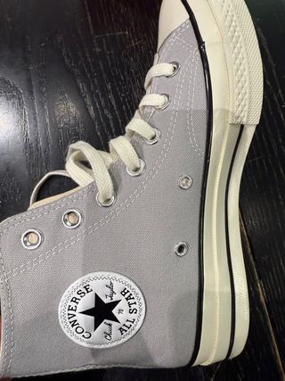 Converse grises altas. nuevo