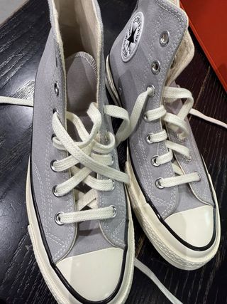 Converse grises altas. nuevo