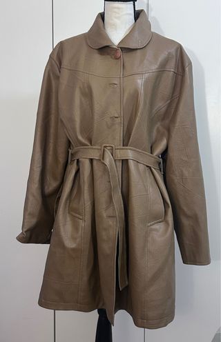 Chaquetón piel sintética marrón