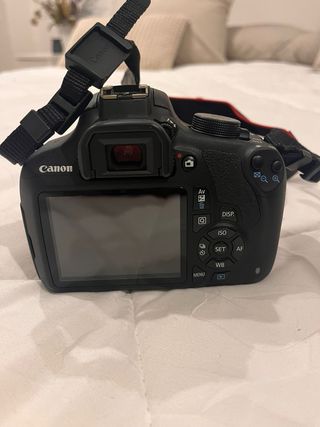 Cámara CANON EOS 1200