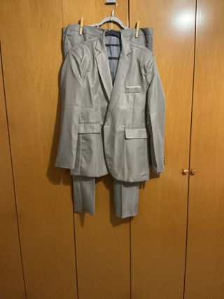 Traje de caballero gris